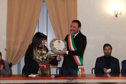 Maria riceve il riconoscimento di Ambasciatrice di Cultura e Legalità dal Comune di Caltagirone